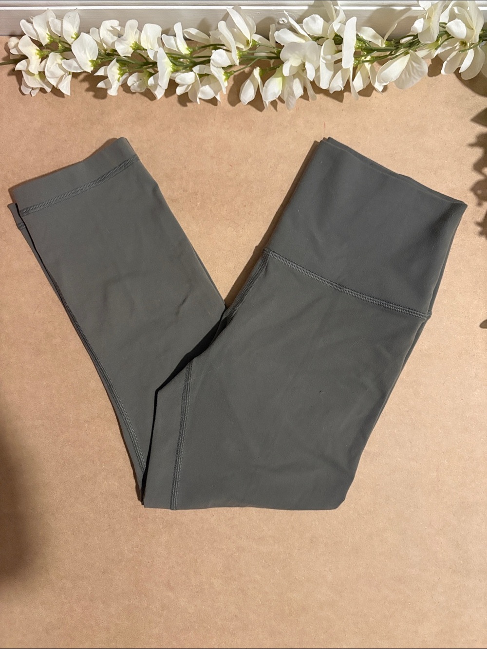 Lululemon Wunder Under Crop (High-Rise) *Full-On Luon 21" Grey Sage